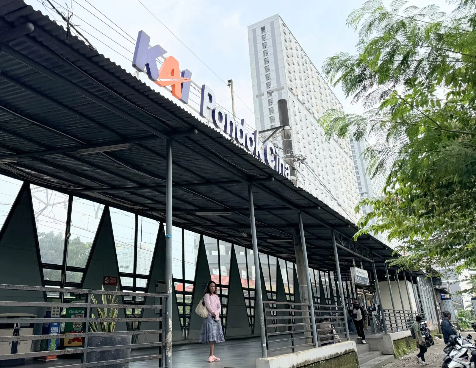 KAI Commuter Lakukan Penyesuaian Alur Pengguna di Stasiun Pondok Cina Mulai 21 Februari 2026