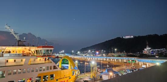 Arus Lebaran 2026 di Merak: Penumpang Naik 5 Persen, Operasi Kapal Turun