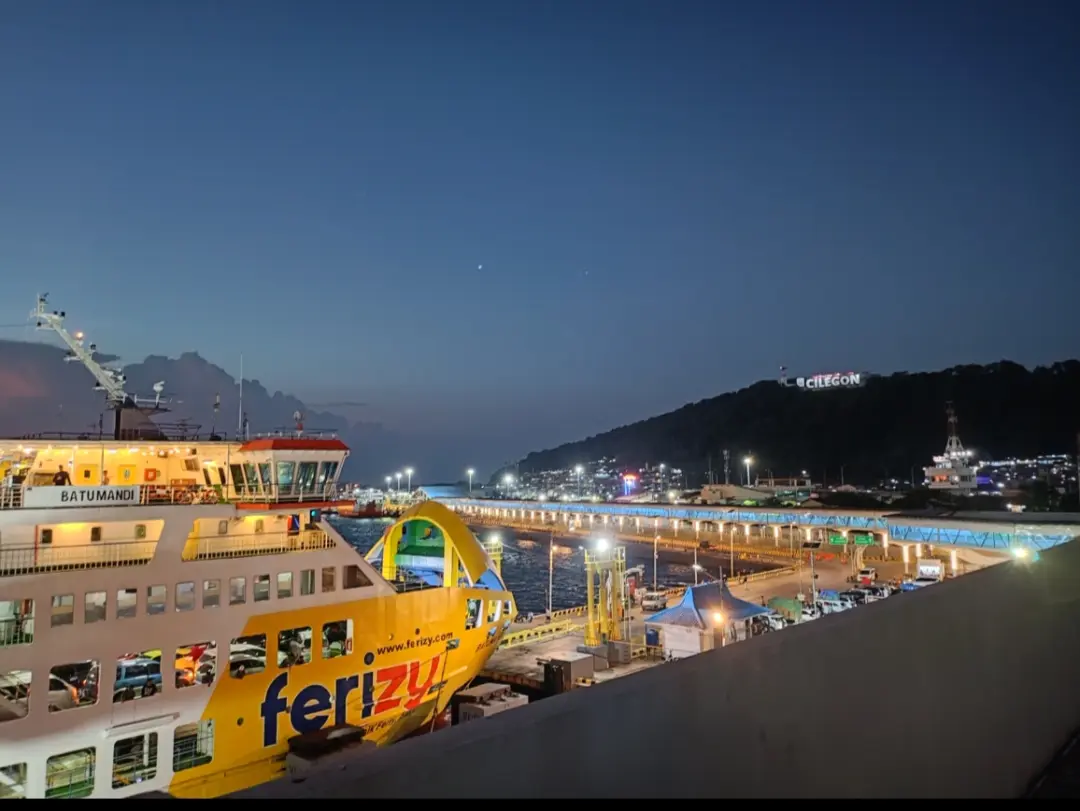 Arus Lebaran 2026 di Merak: Penumpang Naik 5 Persen, Operasi Kapal Turun