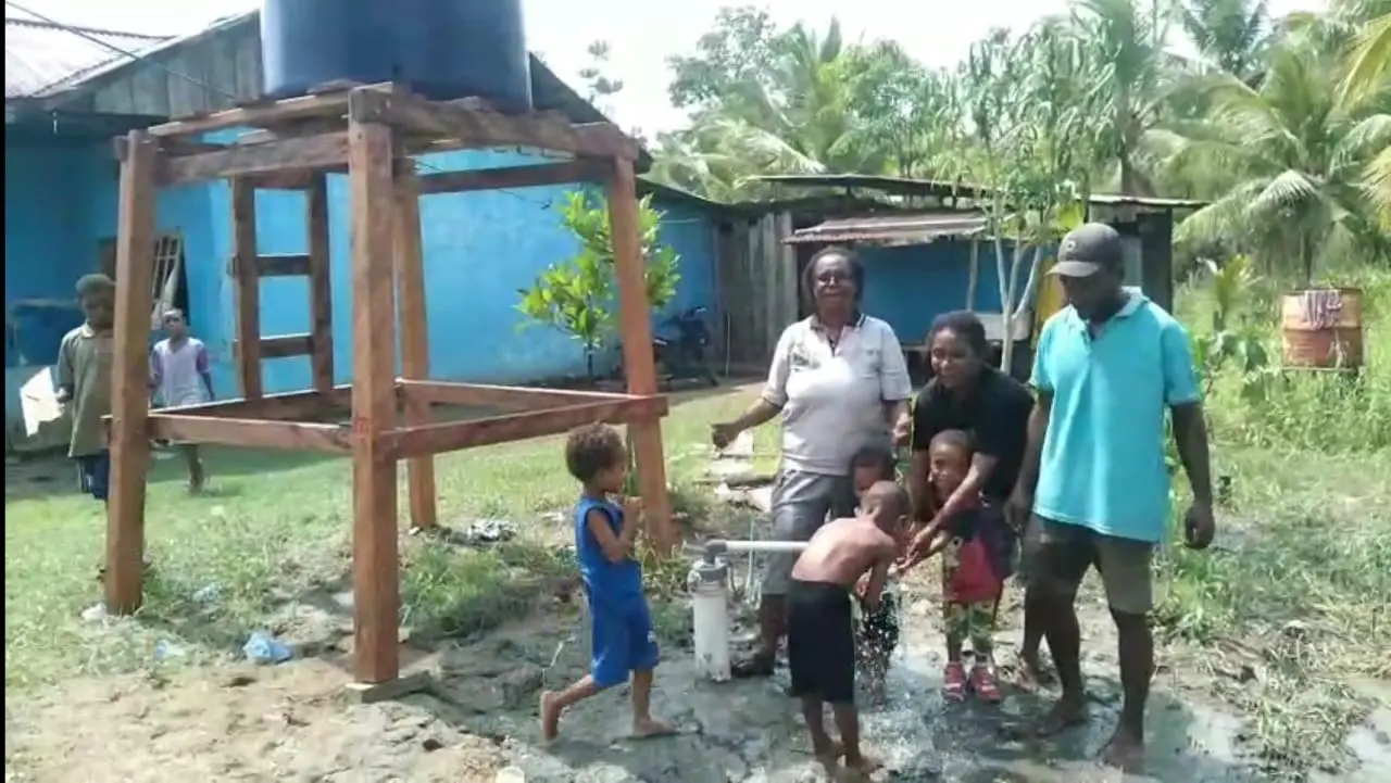 Dapat Bantuan Fasum Air Bersih, Warga Inamo : Terima Kasih Bapak Presiden Prabowo Subianto