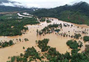 Cek Fakta : Video Banjir Morowali Hanyutkan Kontainer dan Alat Berat Beredar