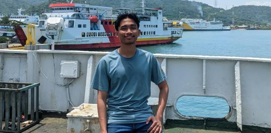 Senandung Rindu Perantau: Menembus Jarak, Merengkuh Dekap Hangat Keluarga