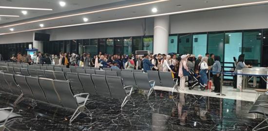 H-4 Lebaran 2026, Penumpang Penyeberangan Mulai Membludak di Pelabuhan