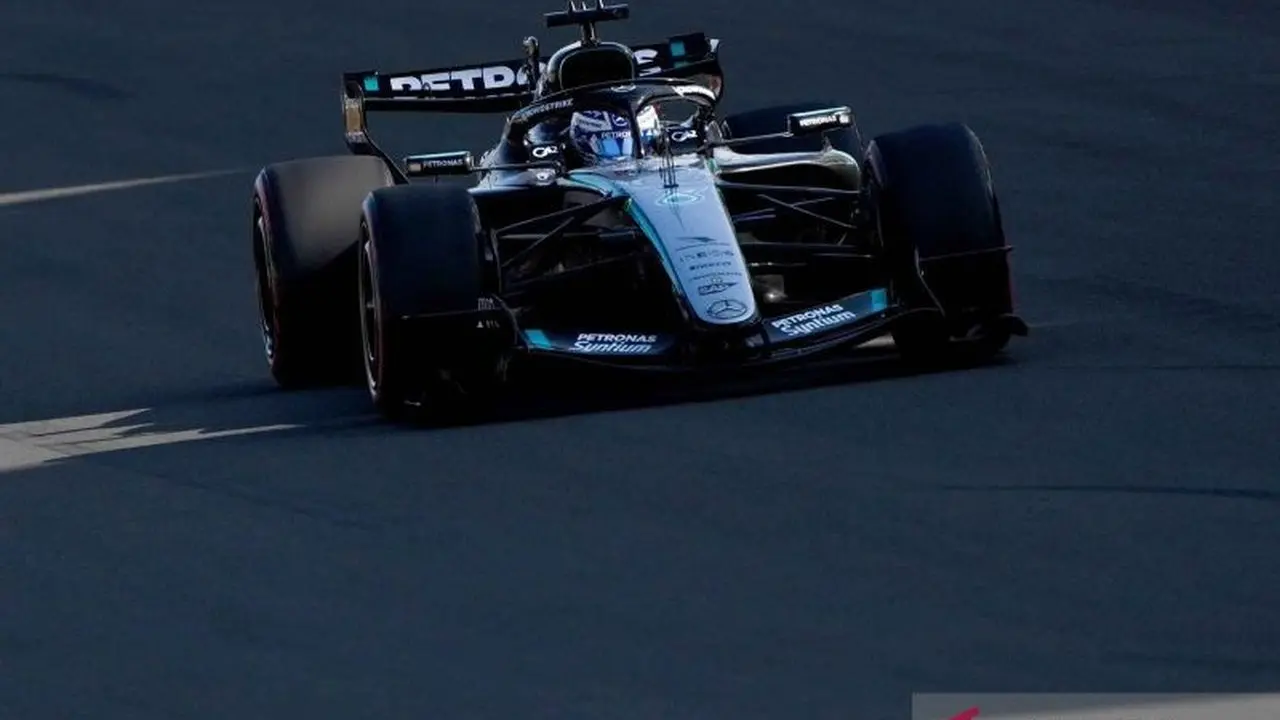 George Russell Tegaskan Komitmen Bertahan Bersama Mercedes hingga 2026