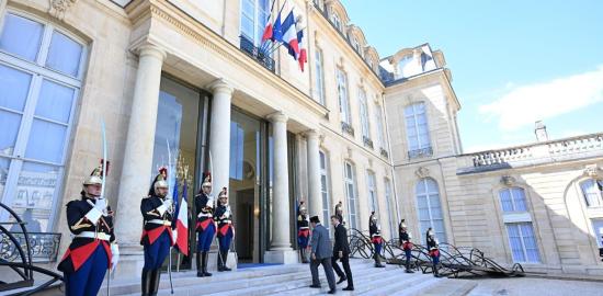 Presiden Prabowo Perkuat Diplomasi Strategis, Bertemu Presiden Prancis Emmanuel Macron di Paris