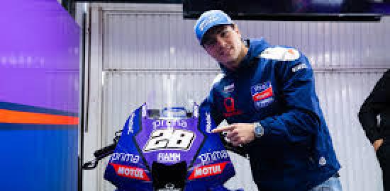 Izan Guevara Jajal Yamaha M1 untuk Pertama Kalinya Usai MotoGP Valencia