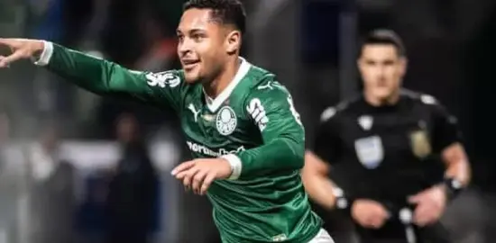 MU Incar Vitor Roque dari Palmeiras untuk Tambah Stok Striker