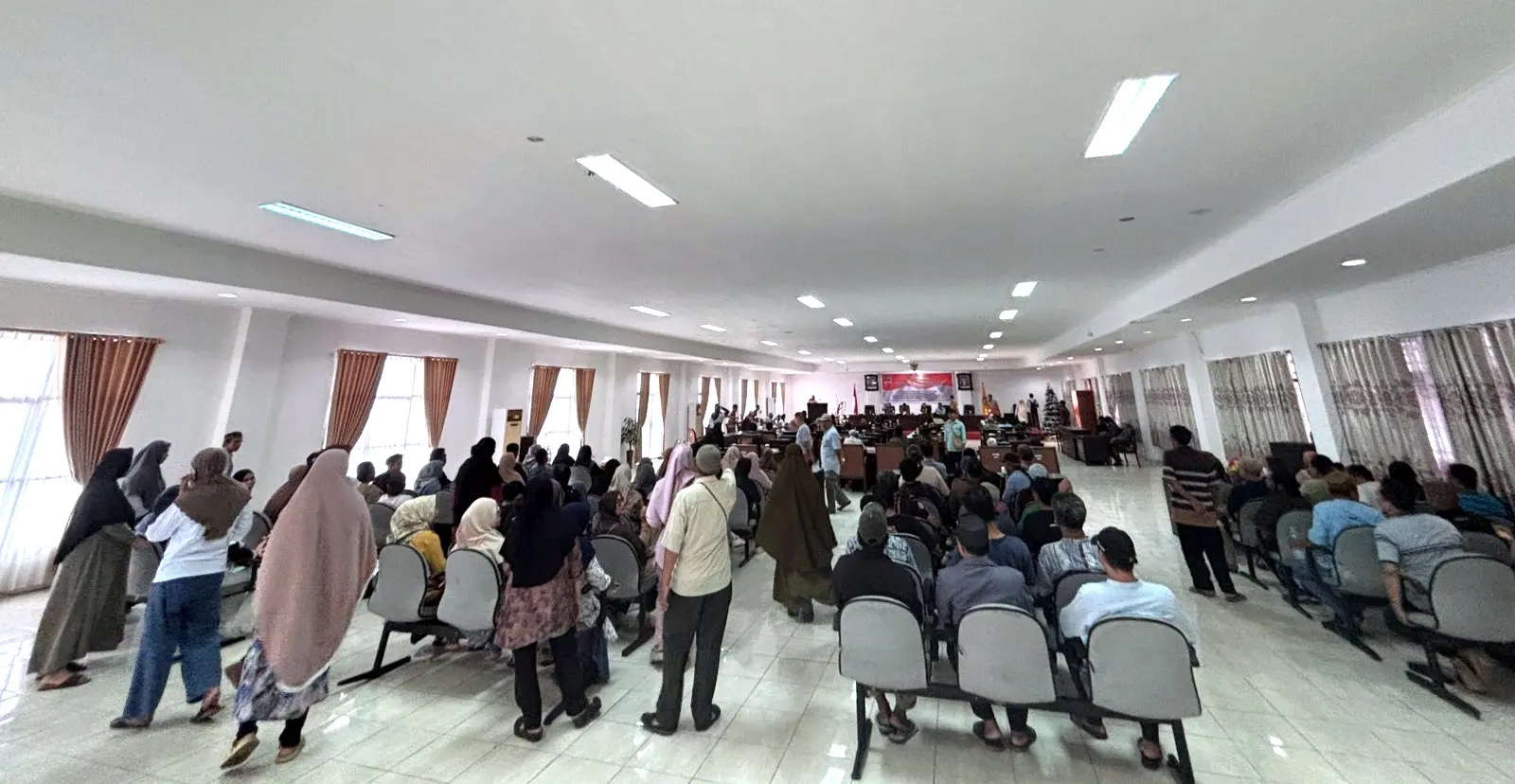 Tingginya Retrebusi Bulanan di Pasar Tingkat Sanggeng, Pedagang Minta Agar Diturunkan