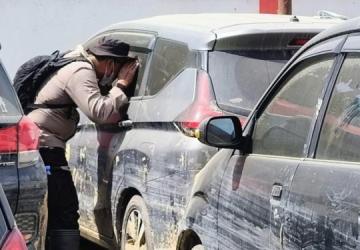 Cek Fakta : Mayat Terjebak di Dalam Mobil Terendam Banjir di Aceh Tamiang