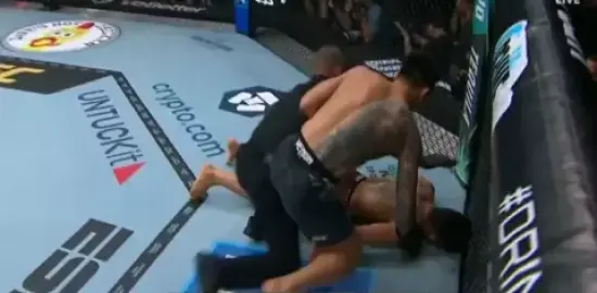 Jeka Saragih Kalah KO dari Yoo Joo Sang di Ronde Pertama UFC 316
