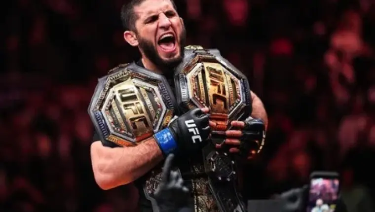 Islam Makhachev Rebut Gelar Juara Welter UFC Usai Kalahkan Jack Della Maddalena di UFC 322