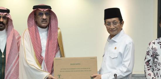Arab Saudi Salurkan Bantuan 100 Ton Kurma Ramadan untuk Indonesia
