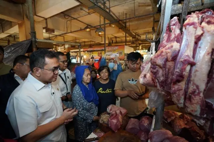 Mendag Busan Pantau Bapok di Pasar Senen, Kemendag Upayakan Harga Stabil dan Stok Terjamin