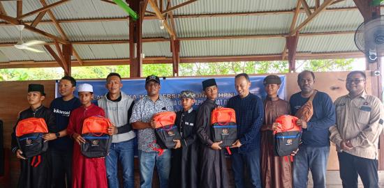 Peringati HPN 2025, PWI Papua Barat Daya Gelar MBG di SMP Alam Inspirasi