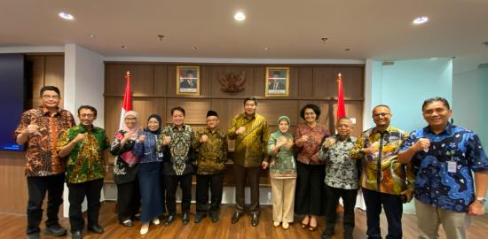 Mendikdasmen Hadiri Rapat Pembahasan Rencana Pembangunan Rumah untuk Guru
