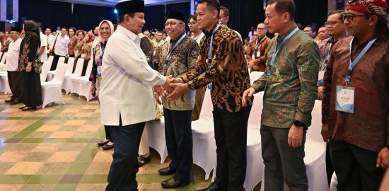 Presiden Prabowo Apresiasi Tiga Kepala Daerah atas Komitmen Meningkatkan Kesejahteraan Guru