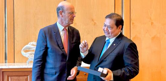 Bertemu Menteri Ekonomi dan Keuangan Prancis, Menko Airlangga Dorong Kerja Sama Perdagangan, Investasi, dan Energi