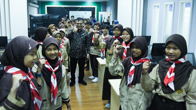 Siapkan Talenta Digital Sejak Dini, Komdigi Latih Siswa SD Visual Coding