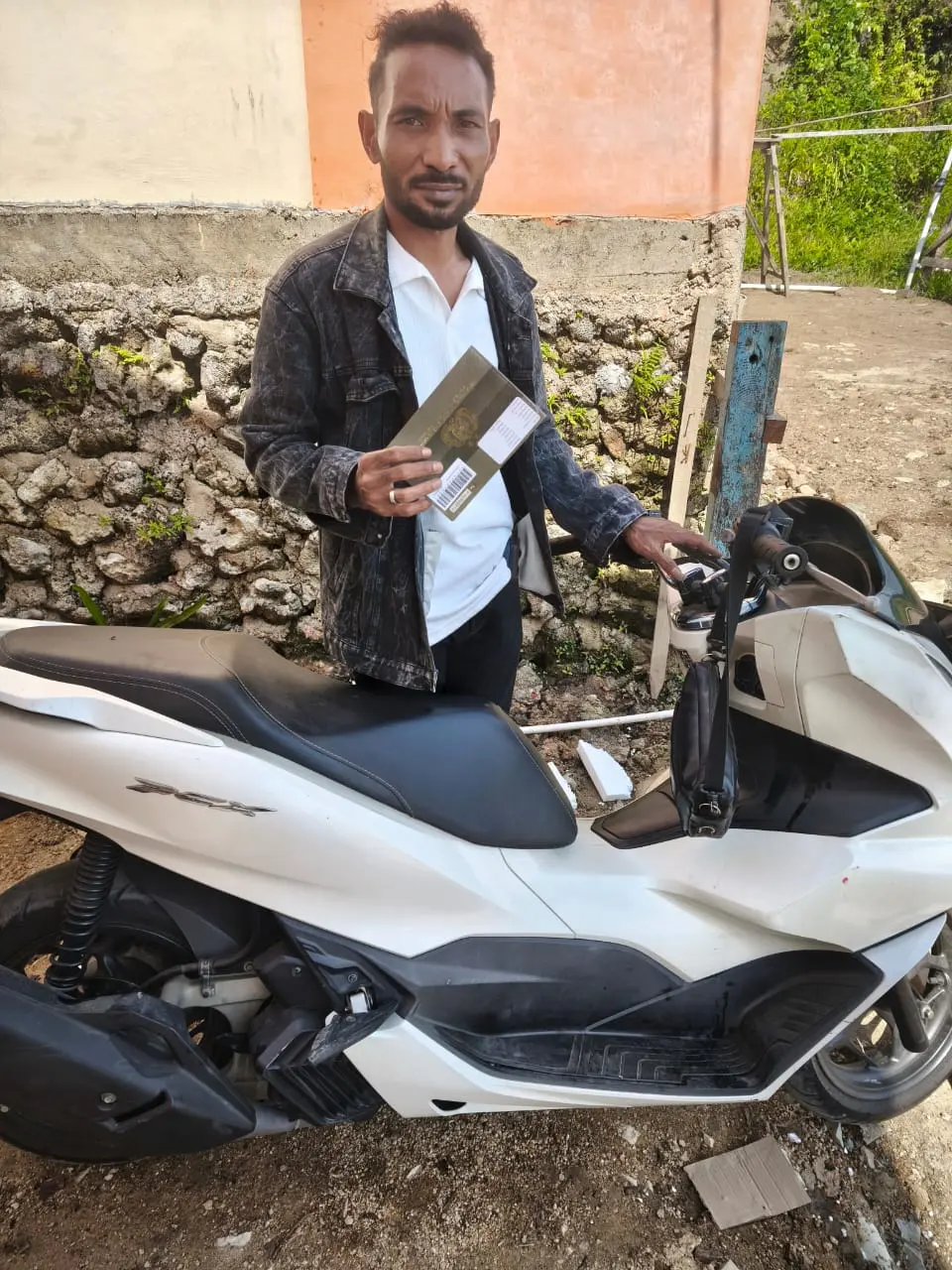 Presiden Prabowo Subianto Kirimkan Bantuan Motor Untuk Aktivis di Sorong