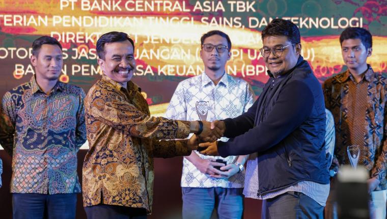 Media Sosial Kemdiktisaintek Raih Penghargaan SPS Awards 2025