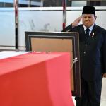 Presiden Prabowo Beri Penghormatan Terakhir untuk Tiga Prajurit TNI yang Gugur di Misi UNIFIL Lebanon