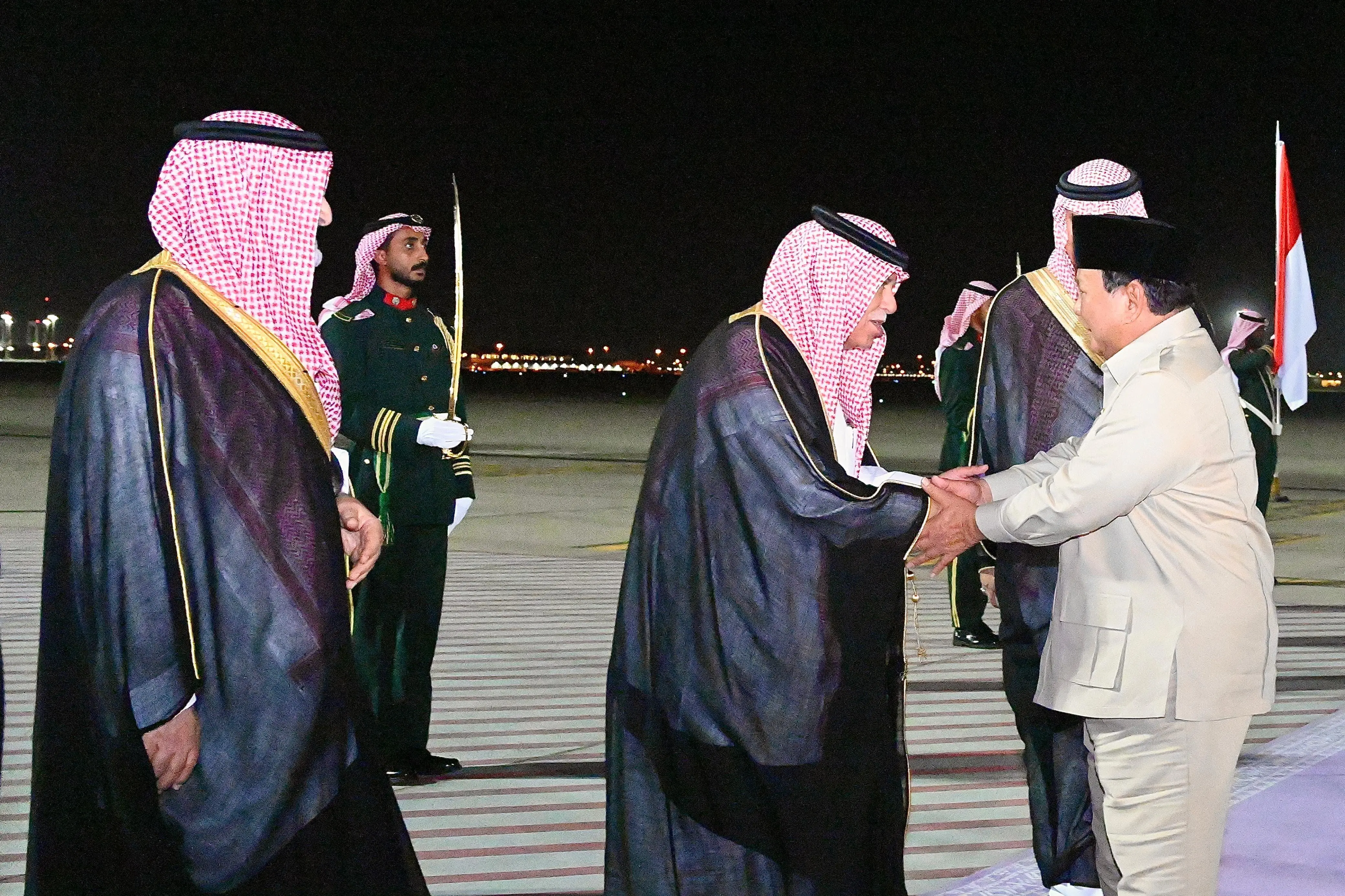 Tiba di Jeddah, Presiden Prabowo Dijadwalkan Bertemu Perdana Menteri Arab Saudi