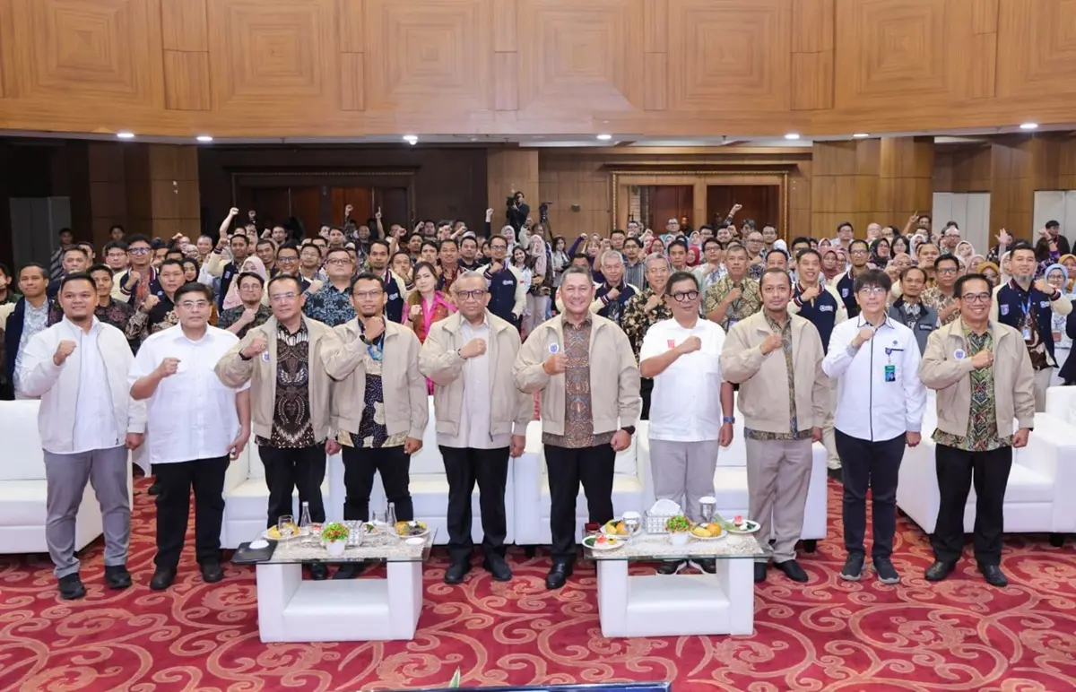 Wamenaker: Dunia Kerja Tak Hanya Lihat Ijazah, tapi juga Kompetensi