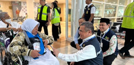 Tinjau Embarkasi Solo, Irjen Kemenag Pastikan Layanan Cepat dan Aman