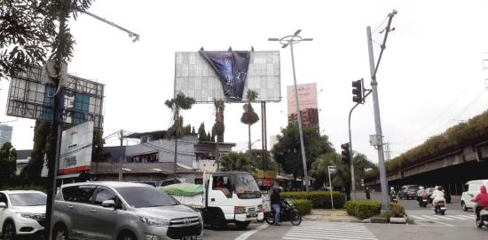 Pemprov DKI Jakarta Respons Cepat: Baliho Film Horor 'Aku Harus Mati' Diturunkan
