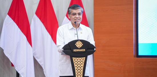 Gerak Cepat! Menaker Pastikan Hak Jaminan Sosial Korban Kecelakaan KA Bekasi Terpenuhi