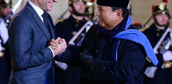 Diplomasi Meja Makan di Paris: Momen Hangat Presiden Prabowo dan Macron di Istana Élysée