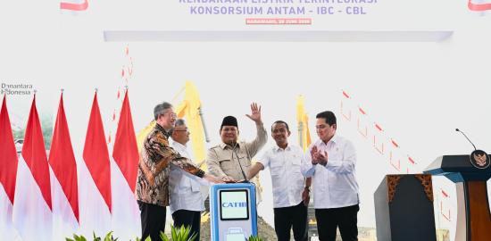 Presiden Prabowo Resmikan Proyek Baterai Terbesar di Asia Tenggara