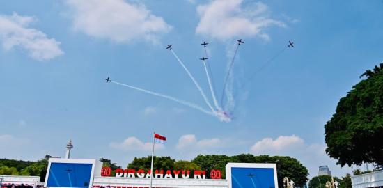 Kirab Bendera Pusaka Warnai Pembukaan Peringatan HUT ke-80 Kemerdekaan RI