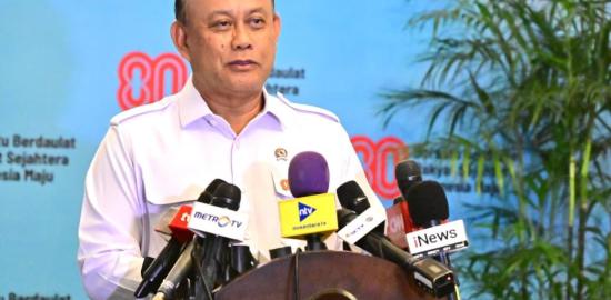 Hujan Tak Surutkan Semangat Pasukan Upacara Ikuti Gladi Kotor Rangkaian HUT RI di Istana