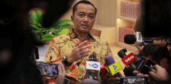 Pimpin Rapat dari Hambalang, Presiden Prabowo Bahas Pencegahan Kebakaran Hutan dan Lahan