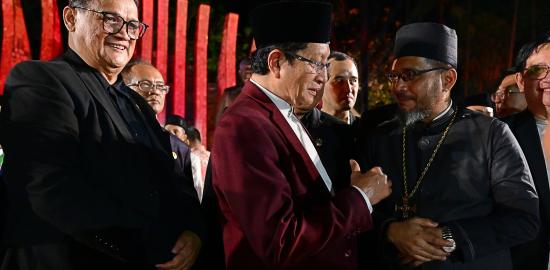 Rapat Terbatas di Hambalang: Presiden Tekankan Percepatan Pembangunan Bandara dan Mitigasi Kebakaran Hutan
