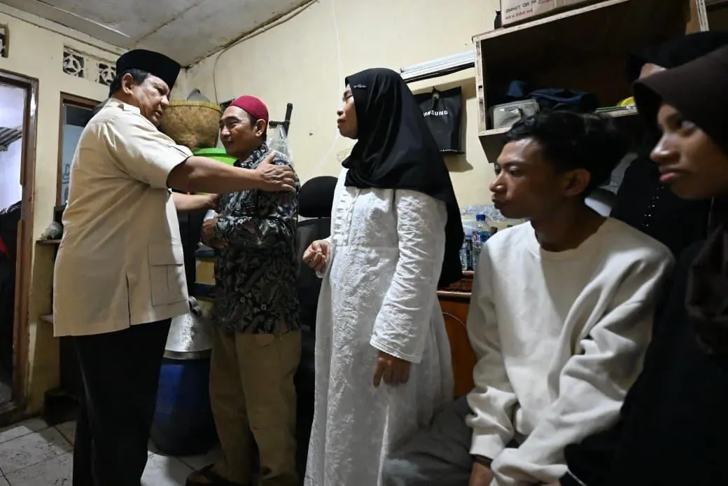 Presiden Prabowo Takziah ke Rumah Duka Affan Kurniawan, Sampaikan Bela Sungkawa