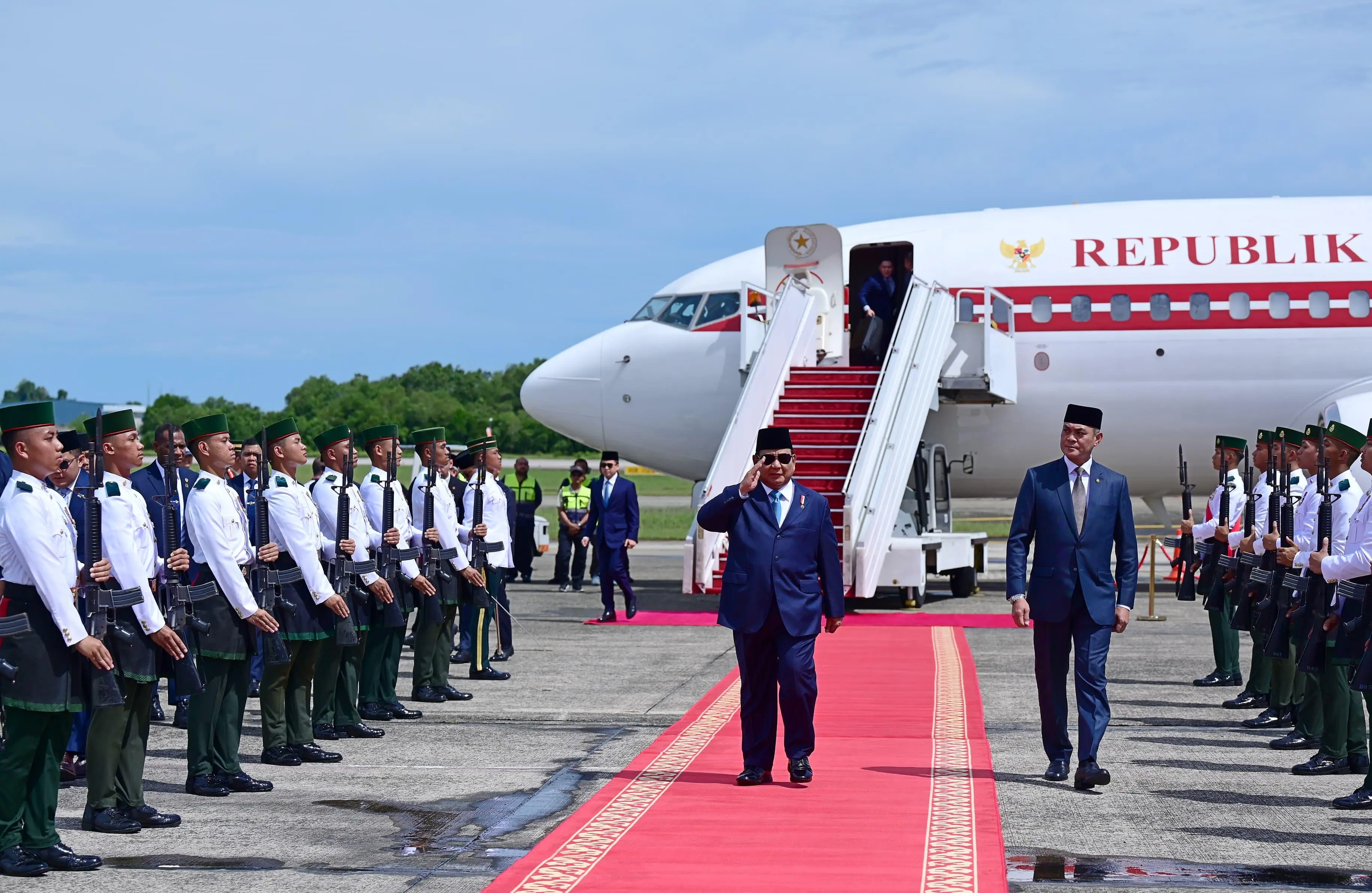 Kunjungan Kenegaraan: Presiden Prabowo Tiba di Brunei Darussalam