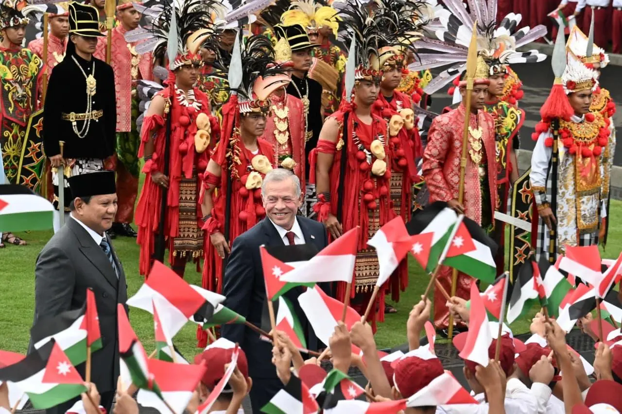 Dari Sorak Pelajar hingga Pesan Harapan: Cerita di Balik Penyambutan Raja Yordania