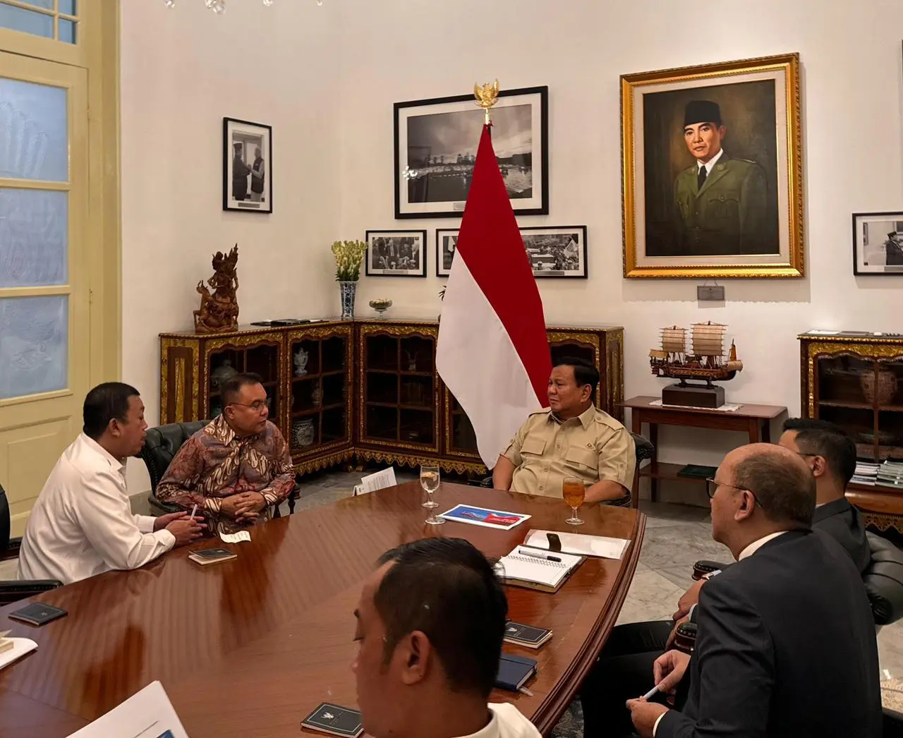 Presiden Prabowo Bahas Stabilitas Politik dan Penguatan Investasi Bersama Sejumlah Tokoh