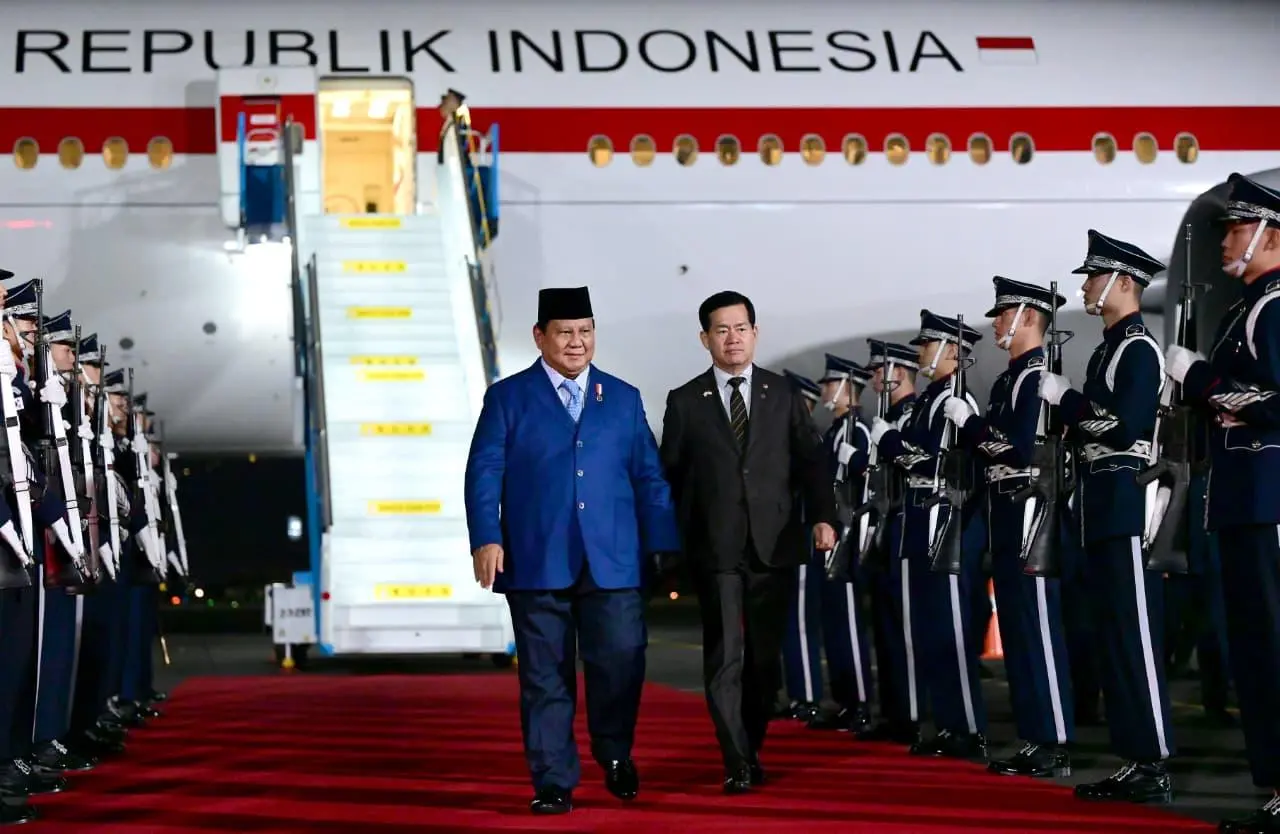 Presiden Prabowo Tiba di Republik Korea untuk Hadiri KTT APEC 2025