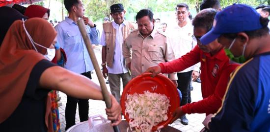 Presiden Pastikan Penanganan Korban Banjir Langkat Berjalan Maksimal