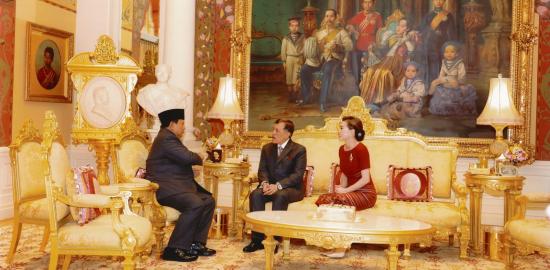 Presiden Prabowo Subianto Disambut Hangat Raja dan Ratu Thailand di Amphorn Royal Palace