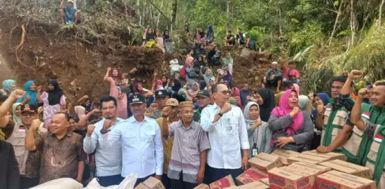 Bupati dan Warga Tapanuli Selatan Apresiasi Kehadiran Langsung Kementan di Lokasi Bencana