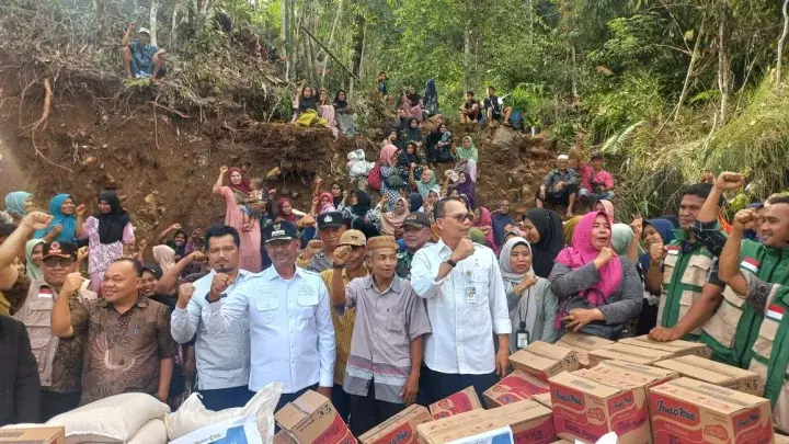 Bupati dan Warga Tapanuli Selatan Apresiasi Kehadiran Langsung Kementan di Lokasi Bencana