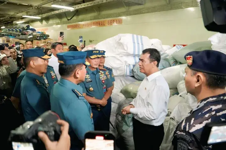 Mentan Amran: Sinergi Kementan dan TNI AL Percepat Penyaluran Bantuan Bencana Sumatra