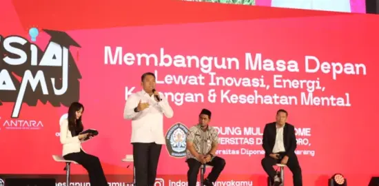 Tinjau Lokasi Bencana, Mentan Amran Pastikan Stok Beras Aman dan Sawah Dipulihkan