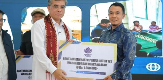 Kemnaker Salurkan Bantuan Rp30,3 Miliar untuk Pemulihan Ekonomi Sumbar