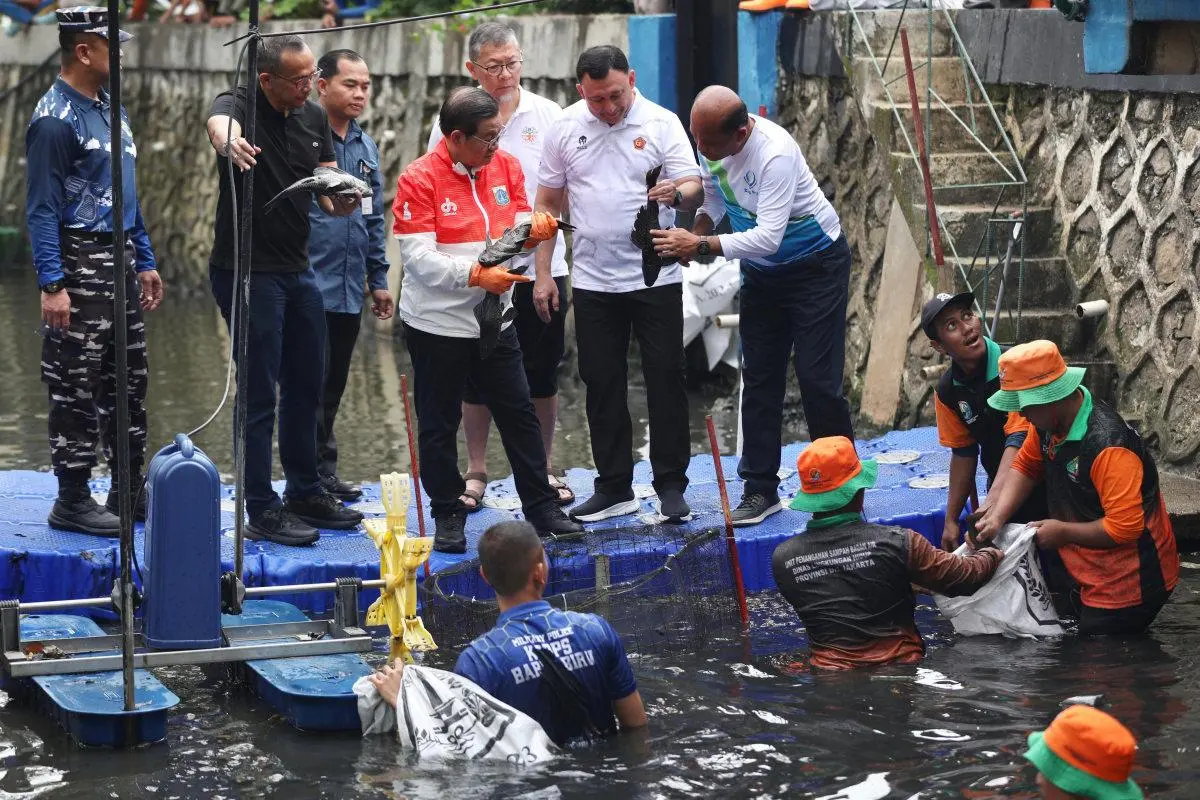 Pemprov DKI Gelar Penangkapan Ikan Sapu-Sapu untuk Jaga Ekosistem Jakarta