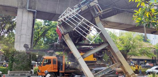 Pramono Ungkap Penyebab Truk Tabrak JPO Tendean